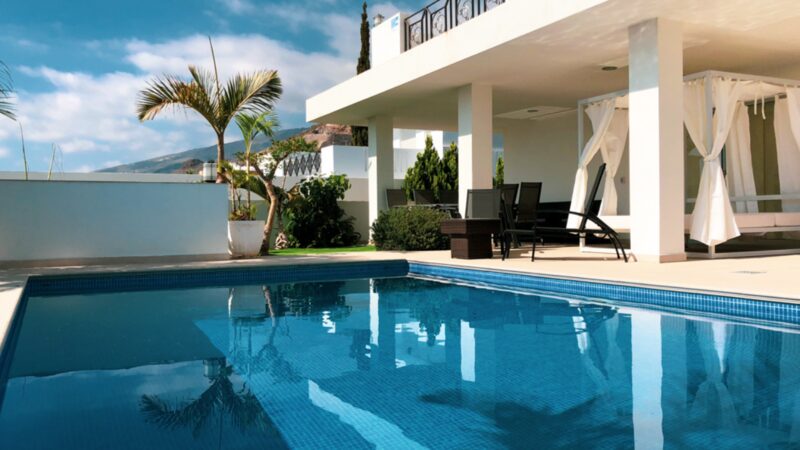 Luxury villa with pool